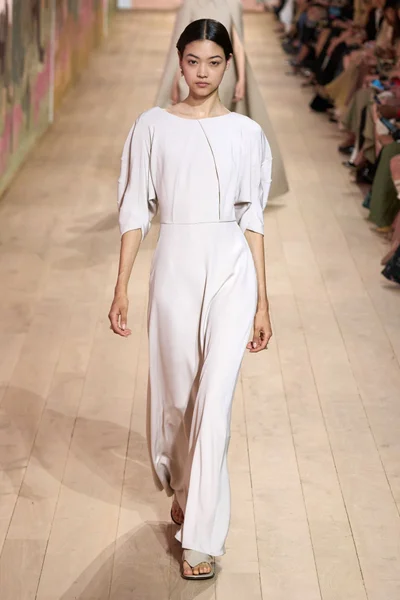 Look 17